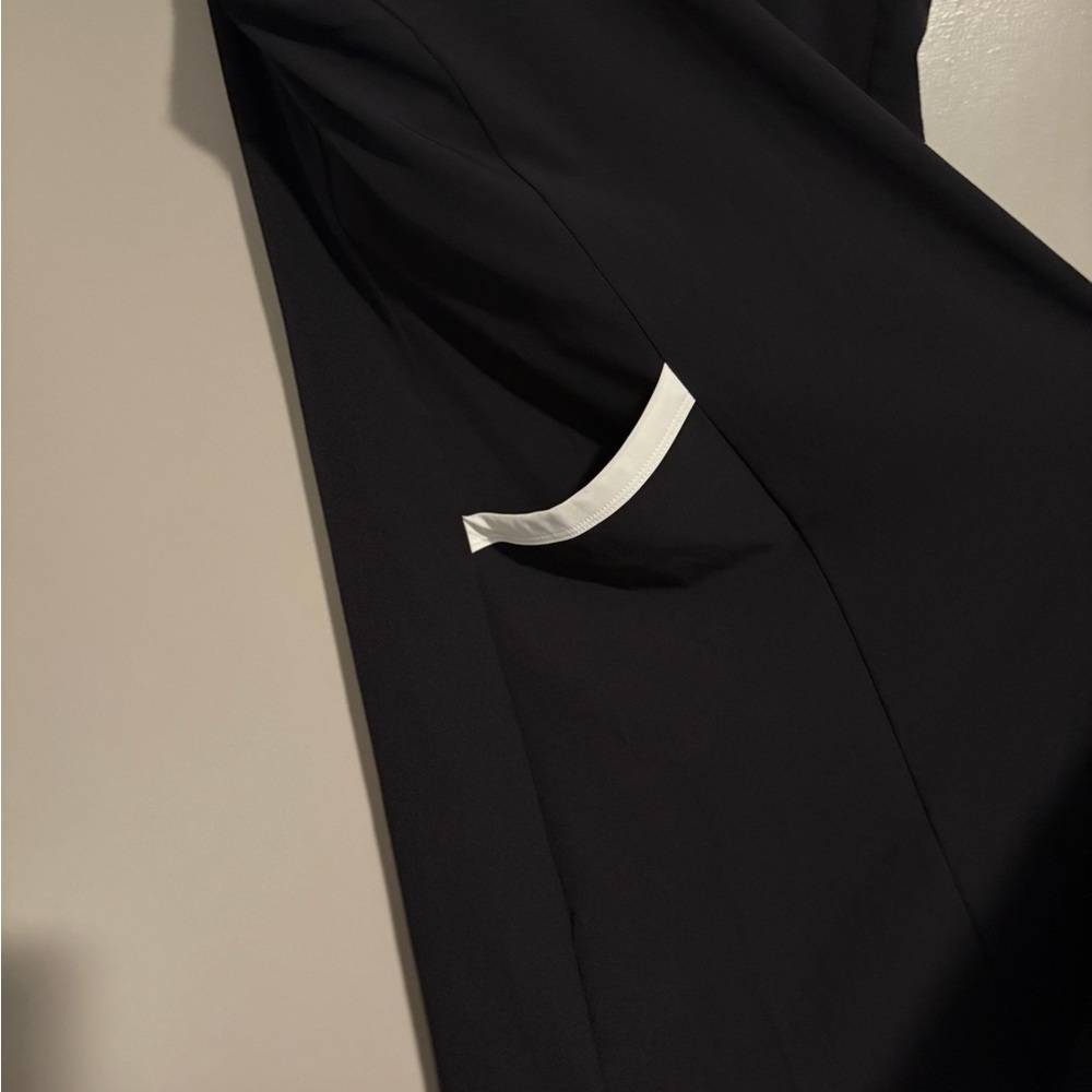 Lou & Grey Black and White Sleeveless Athletic Dress - Picture 3 of 6